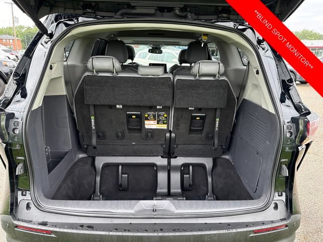 Used 2023 Toyota Sienna XLE FWD image 13