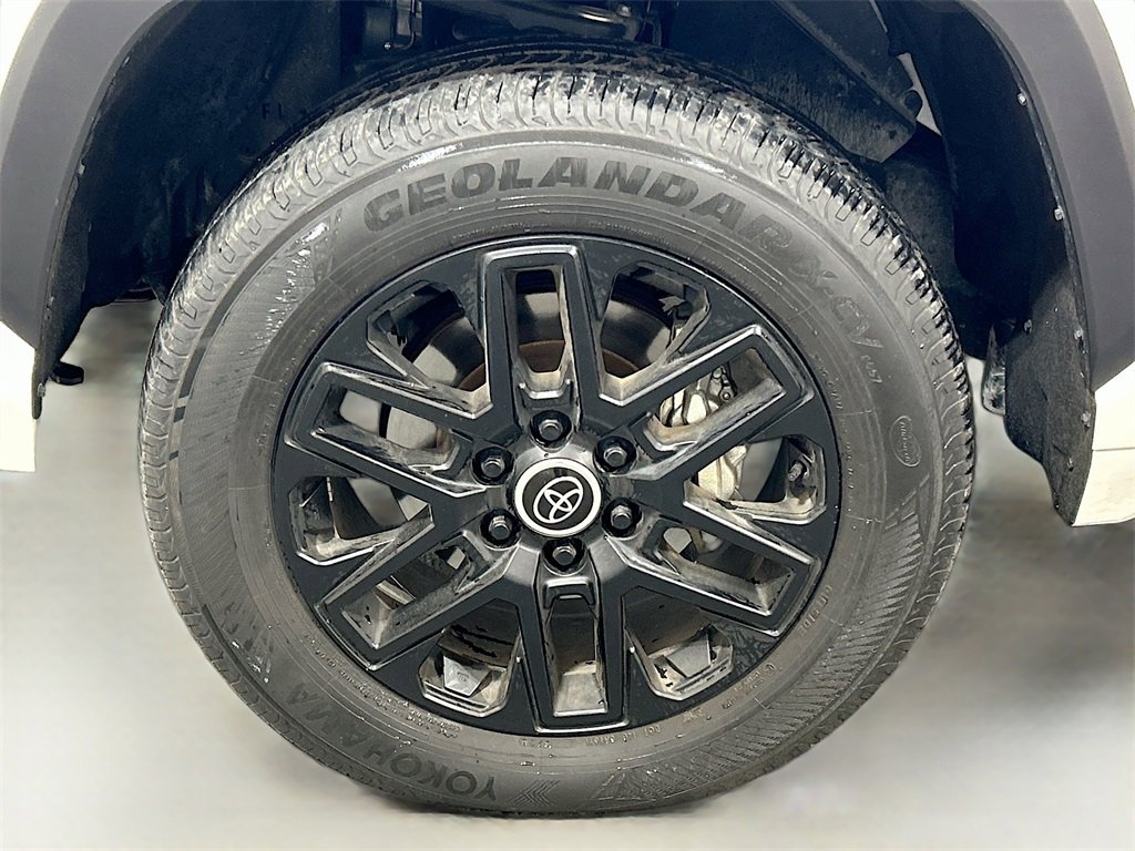Used 2024 Toyota Tundra Limited image 29