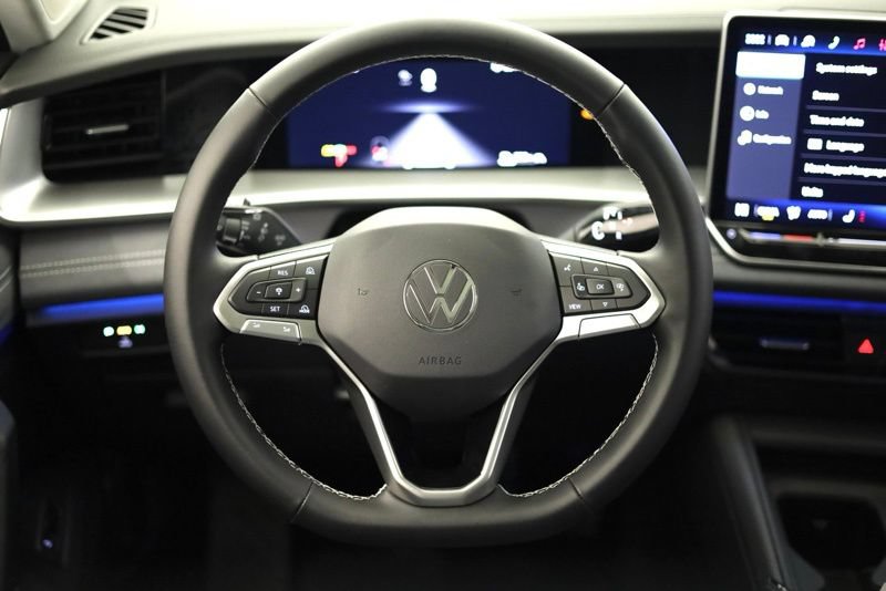 New 2026 Volkswagen Tiguan SE AWD/4WD image 13
