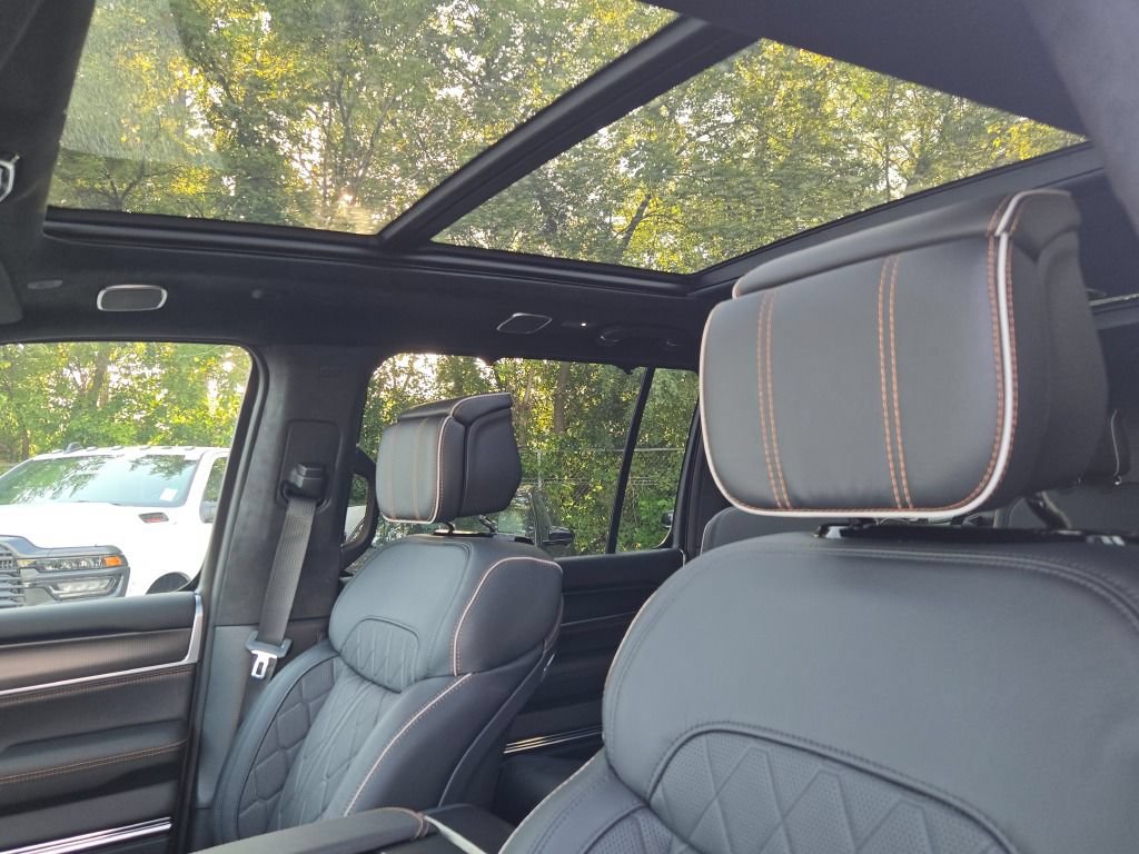 New 2026 Jeep Grand Wagoneer L Summit AWD/4WD image 4