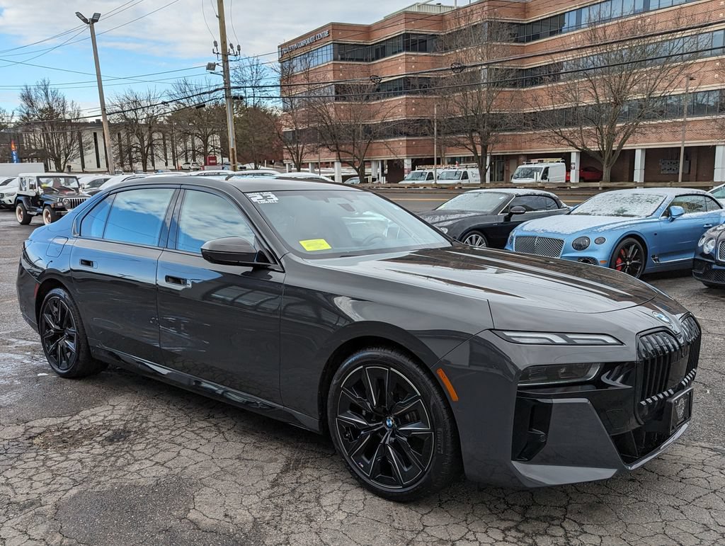 Used 2023 BMW 760i xDrive AWD/4WD image 5
