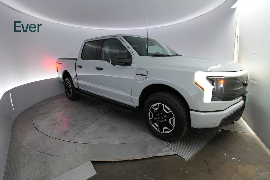 Used 2023 Ford F150 Lightning XLT AWD/4WD image 2