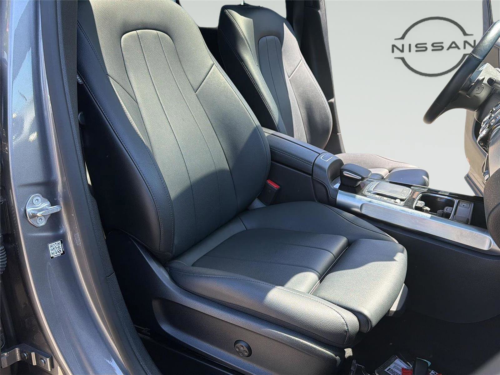 Used 2023 Mercedes-Benz GLB 250 4MATIC w/ Premium Package image 29