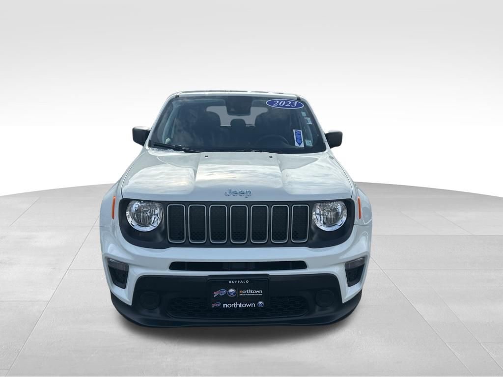 Used 2023 Jeep Renegade Latitude image 9