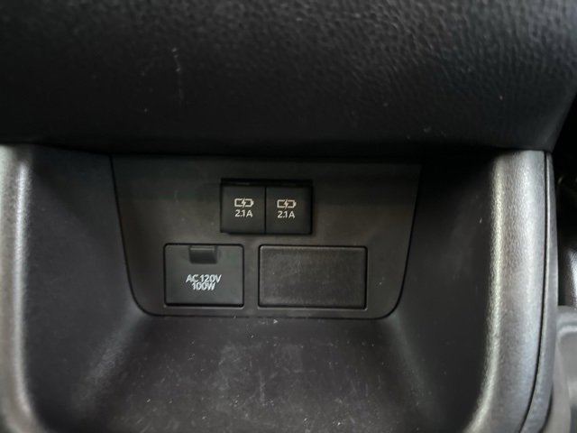 Used 2019 Toyota Highlander XLE image 38