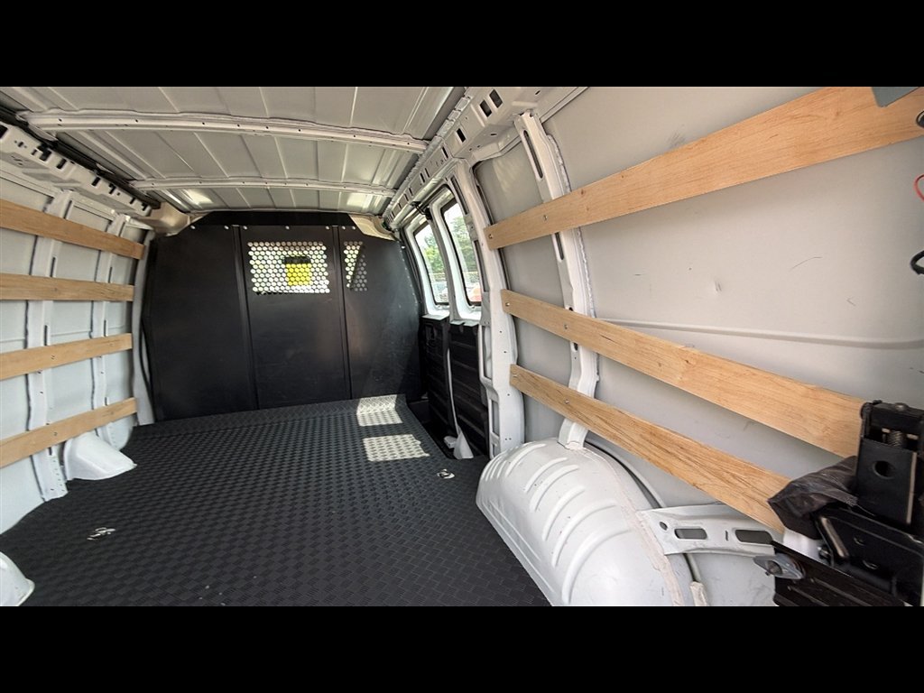 Used 2025 GMC Savana 2500 w/ Driver Convenience Package RWD image 20
