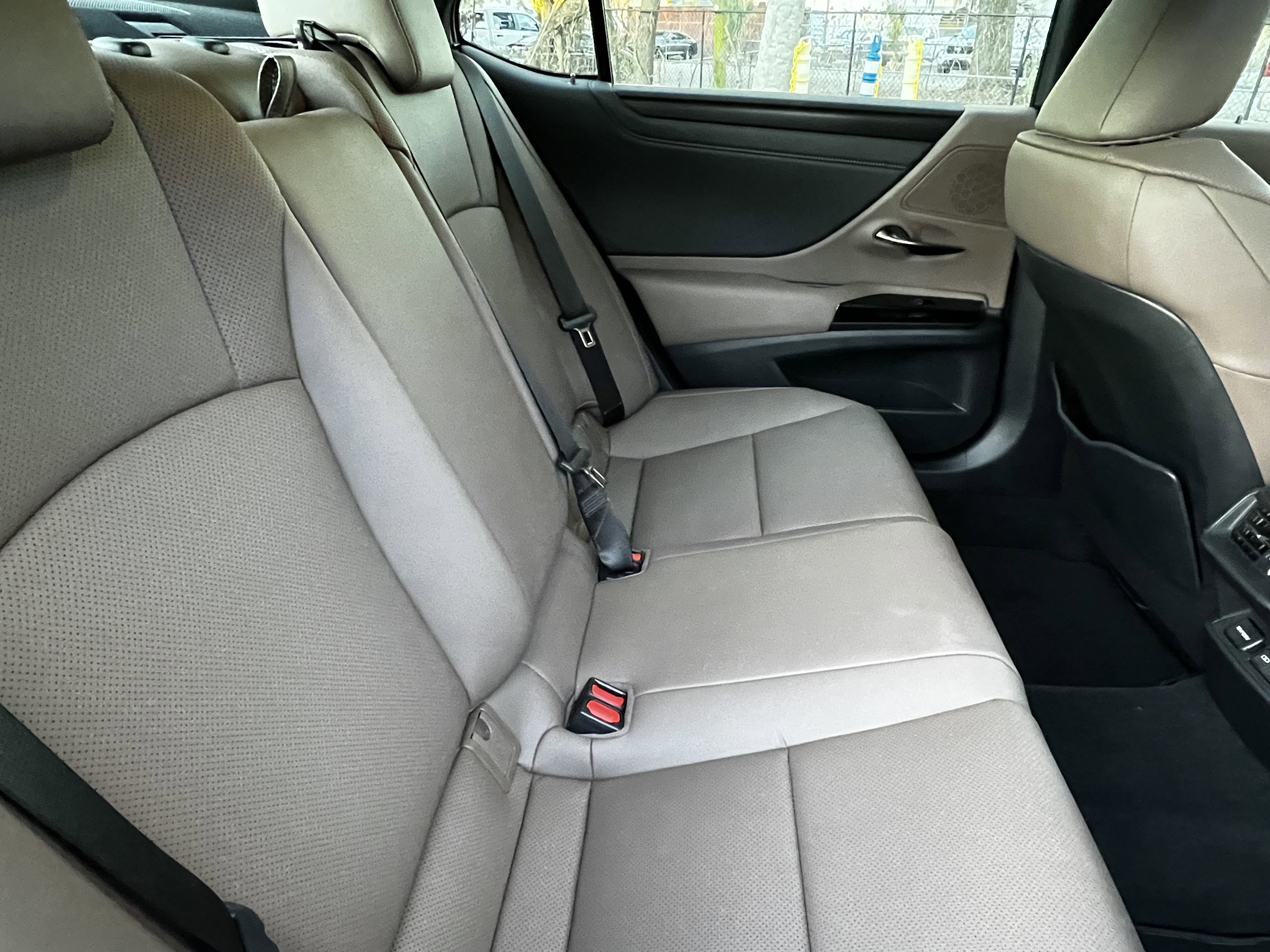 Used 2024 Lexus ES 350 w/ Premium Package image 40