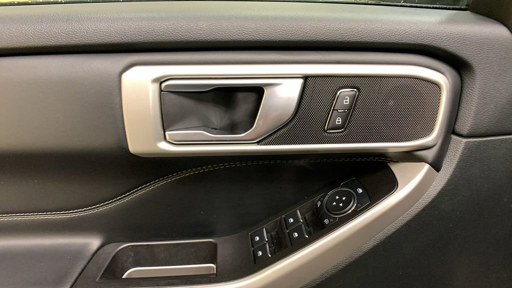 Certified 2023 Ford Explorer XLT image 28