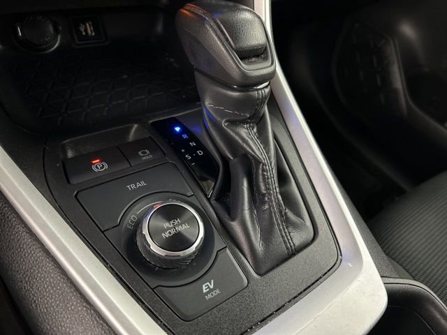 Used 2024 Toyota RAV4 LE AWD/4WD image 15
