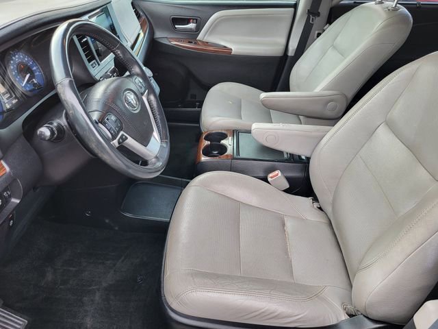 Used 2017 Toyota Sienna Limited Premium image 12