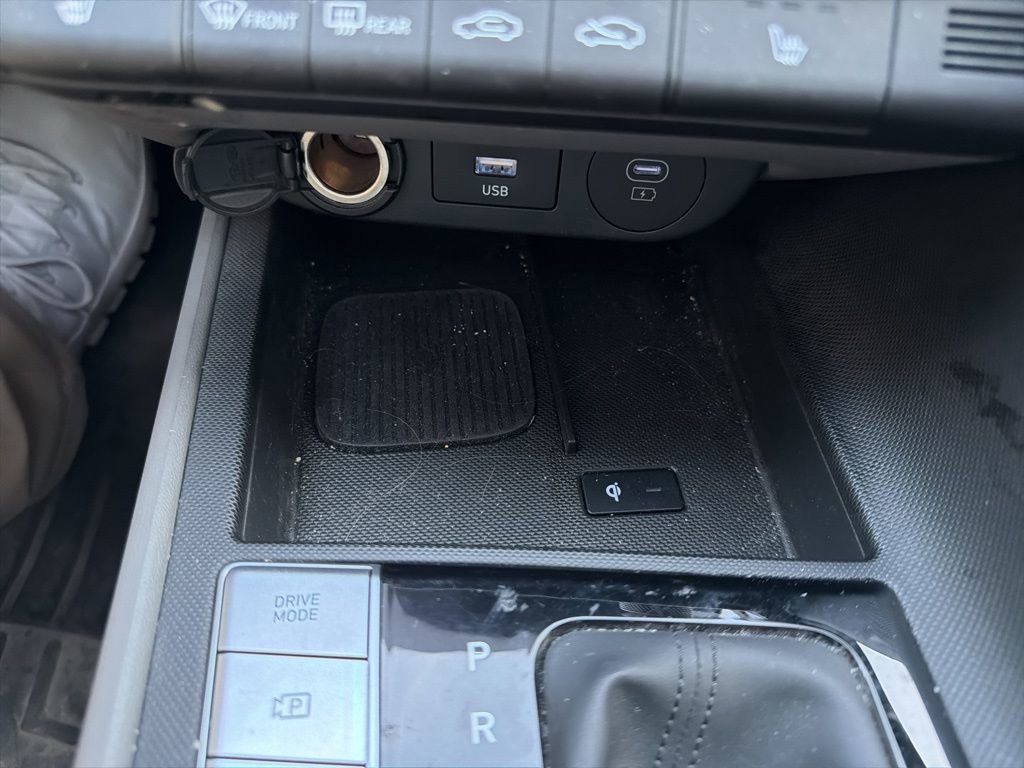 Used 2024 Hyundai Elantra SEL w/ Convenience Package image 34