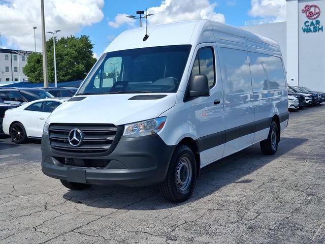 Used 2025 Mercedes-Benz Sprinter 2500 w/ Dashboard Charging Package image 2