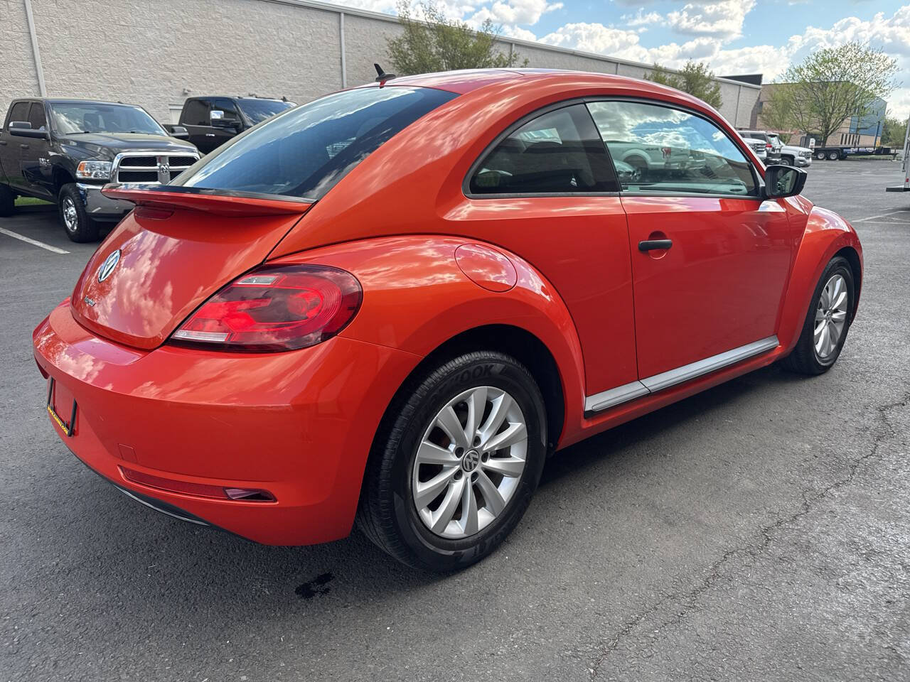 Used 2017 Volkswagen Beetle 1.8T Classic FWD image 11