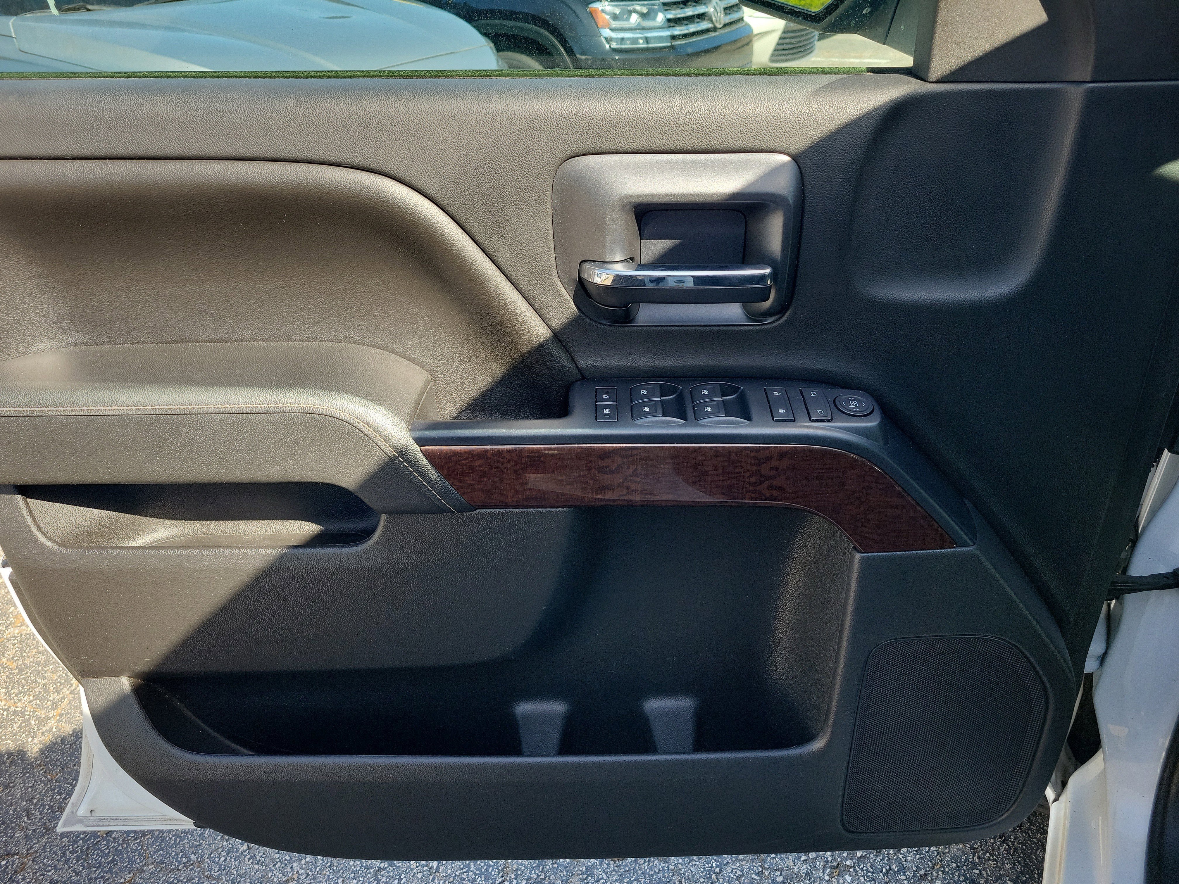 Used 2015 GMC Sierra 1500 SLE w/ SLE Value Package image 17