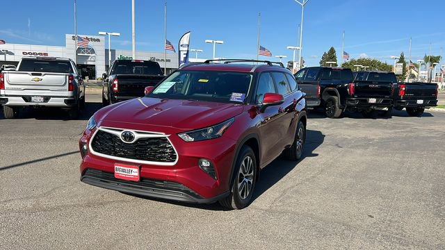 Used 2024 Toyota Highlander XLE image 8