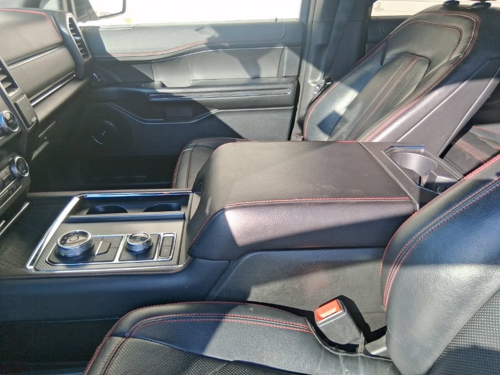 Used 2019 Ford Expedition Limited w/ Equipment Group 303A AWD/4WD image 16