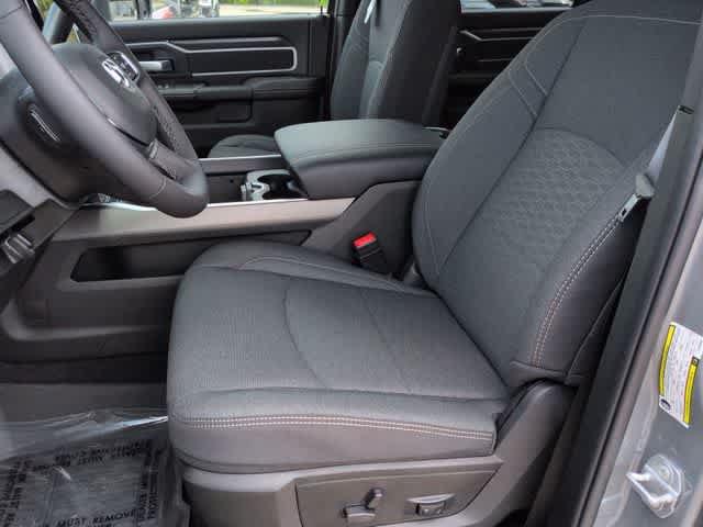 New 2026 RAM 3500 Big Horn AWD/4WD image 17