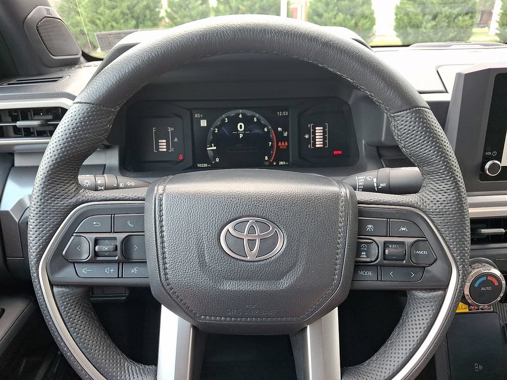 Certified 2024 Toyota Tacoma SR5 AWD/4WD image 18