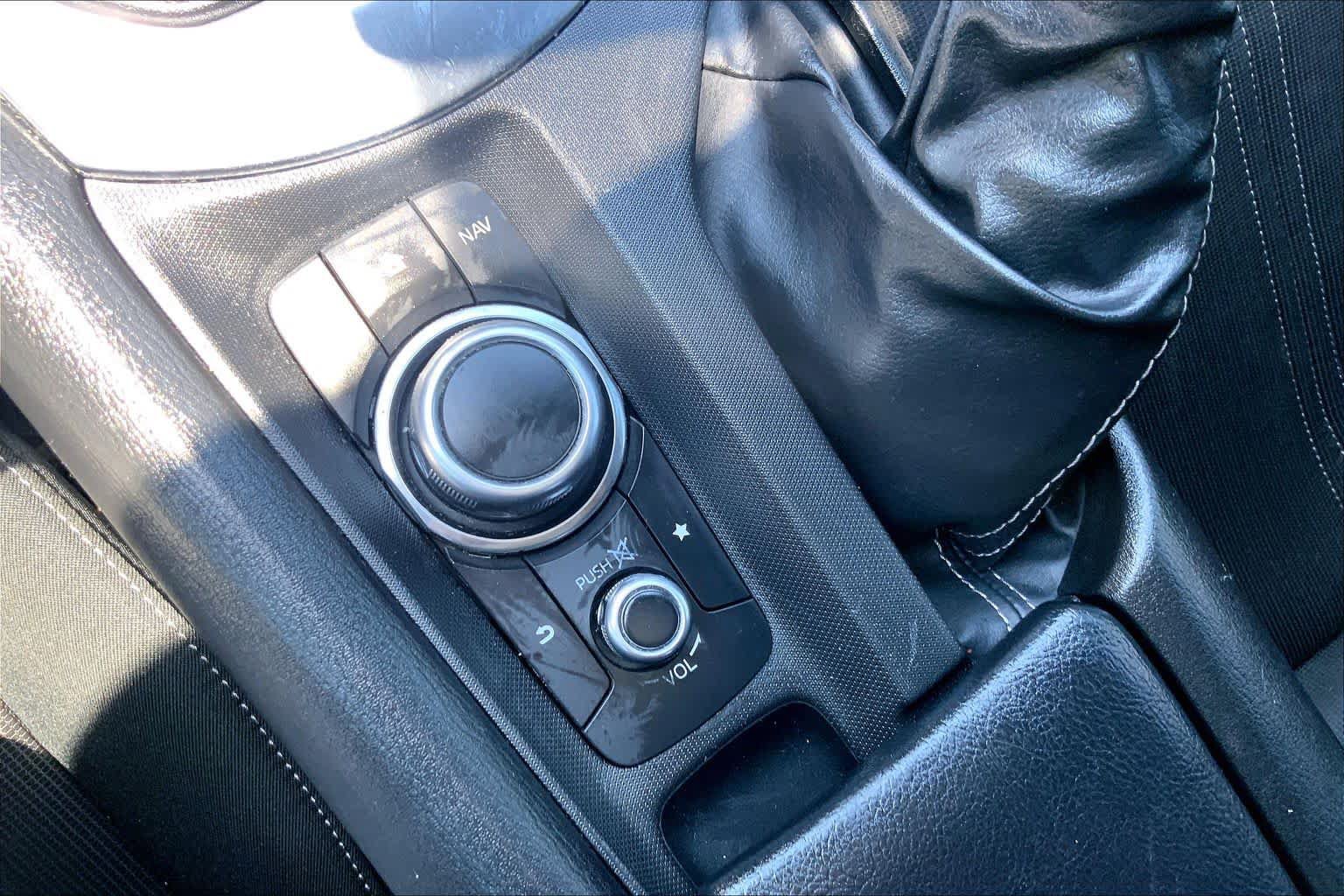 Used 2021 MAZDA MX-5 Miata Club RWD image 27