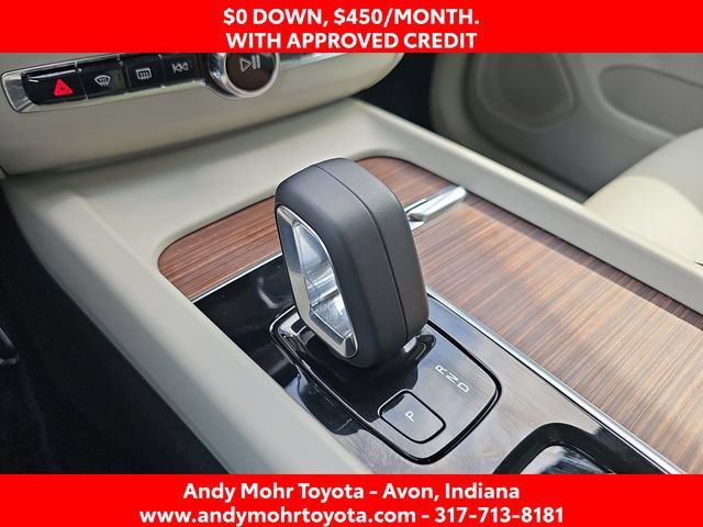 Used 2022 Volvo XC60 B5 Momentum w/ Climate Package AWD/4WD image 25