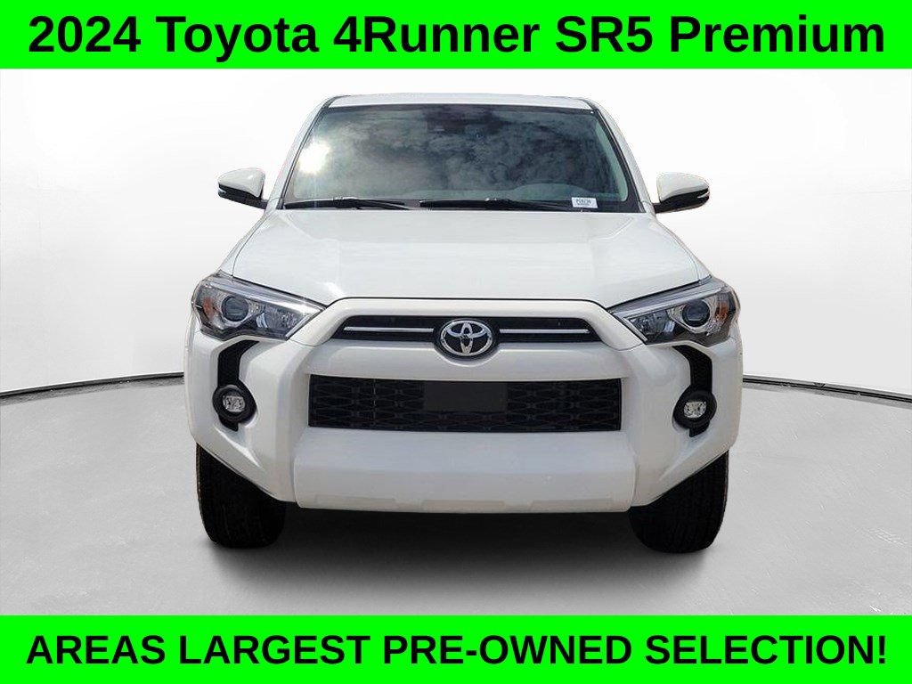 Used 2024 Toyota 4Runner SR5 Premium w/ Moonroof Package RWD image 2
