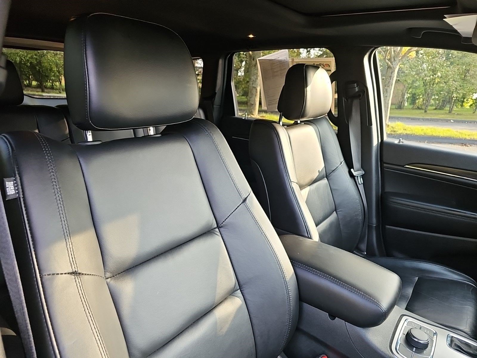 Used 2019 Jeep Grand Cherokee Limited w/ Trailer Tow Group IV AWD/4WD image 11
