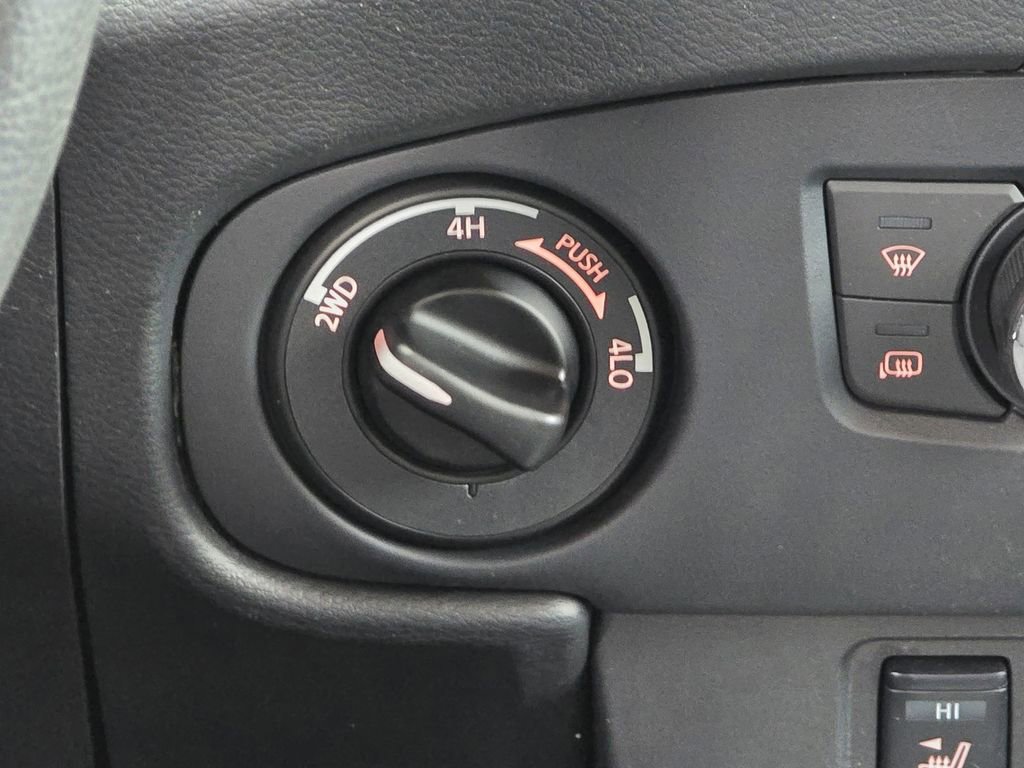 Used 2024 Nissan Frontier SV AWD/4WD image 35