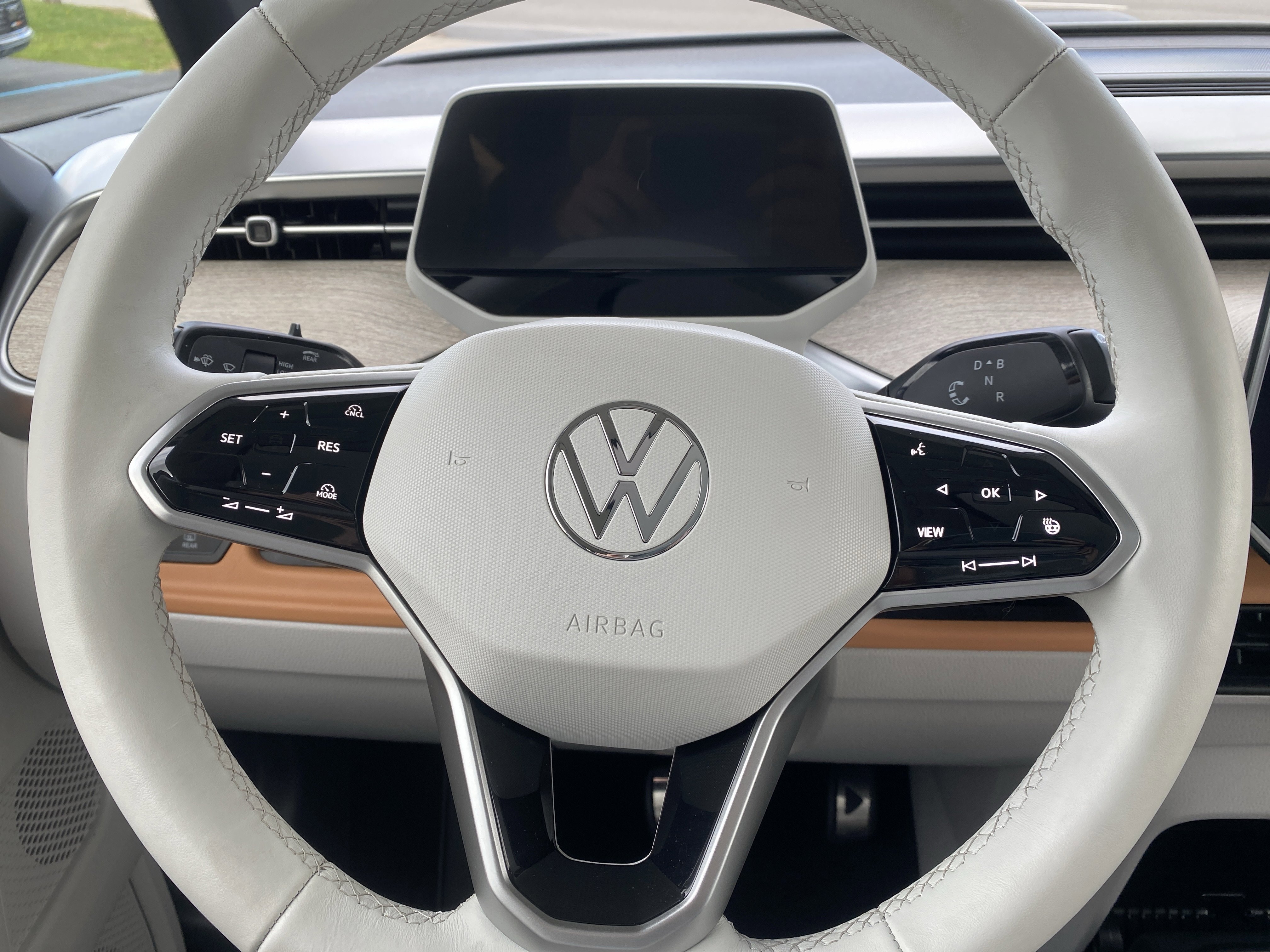 Used 2025 Volkswagen ID. Buzz 1st Edition image 11