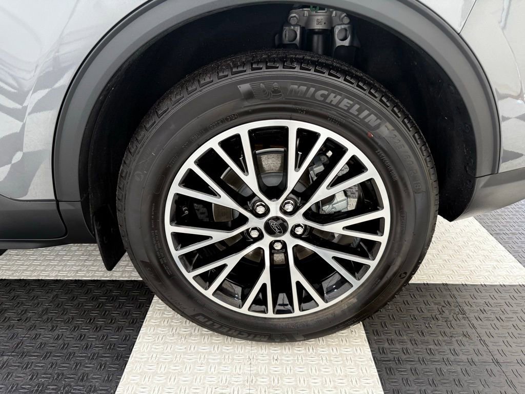 New 2025 Ford Escape SE w/ PHEV Premium Package image 12