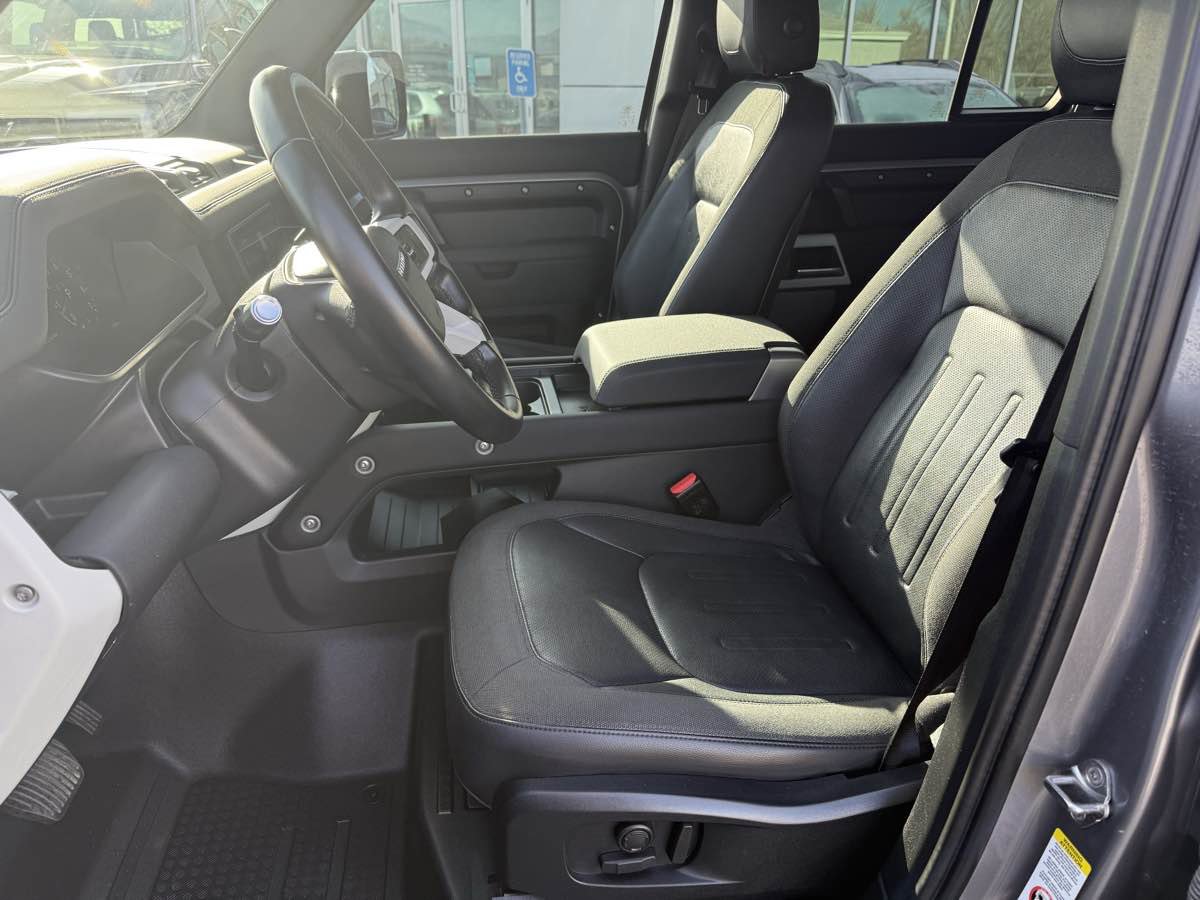 Used 2021 Land Rover Defender 110 SE image 13