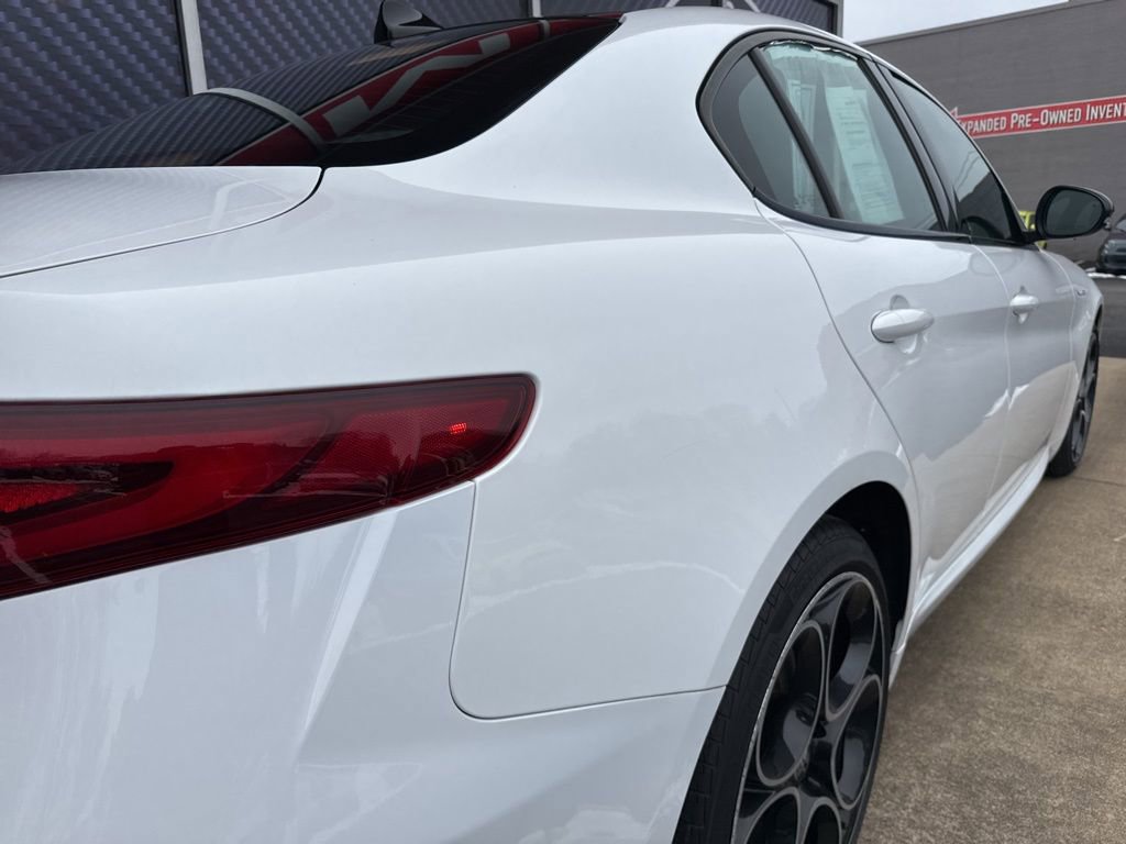 Used 2022 Alfa Romeo Giulia Veloce image 3