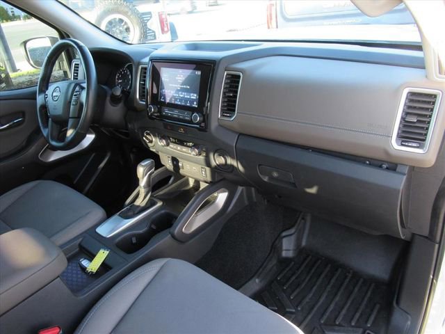 Used 2022 Nissan Frontier SV image 11