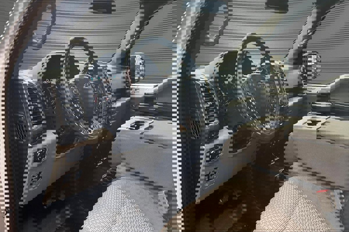 Used 2018 Ford F150 XLT w/ Equipment Group 302A Luxury image 17