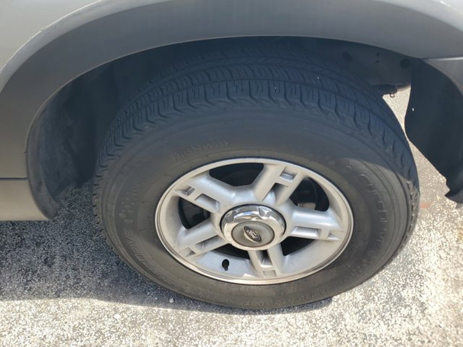 Used 2003 Ford Explorer XLT RWD image 10