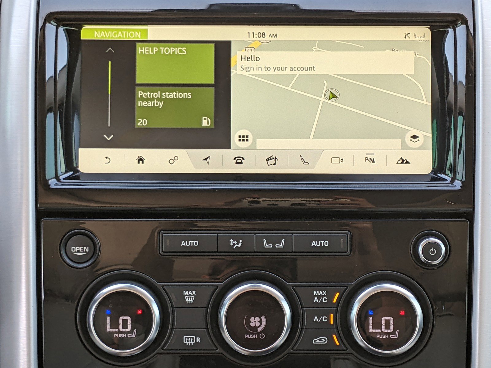 Used 2017 Land Rover Discovery HSE image 25