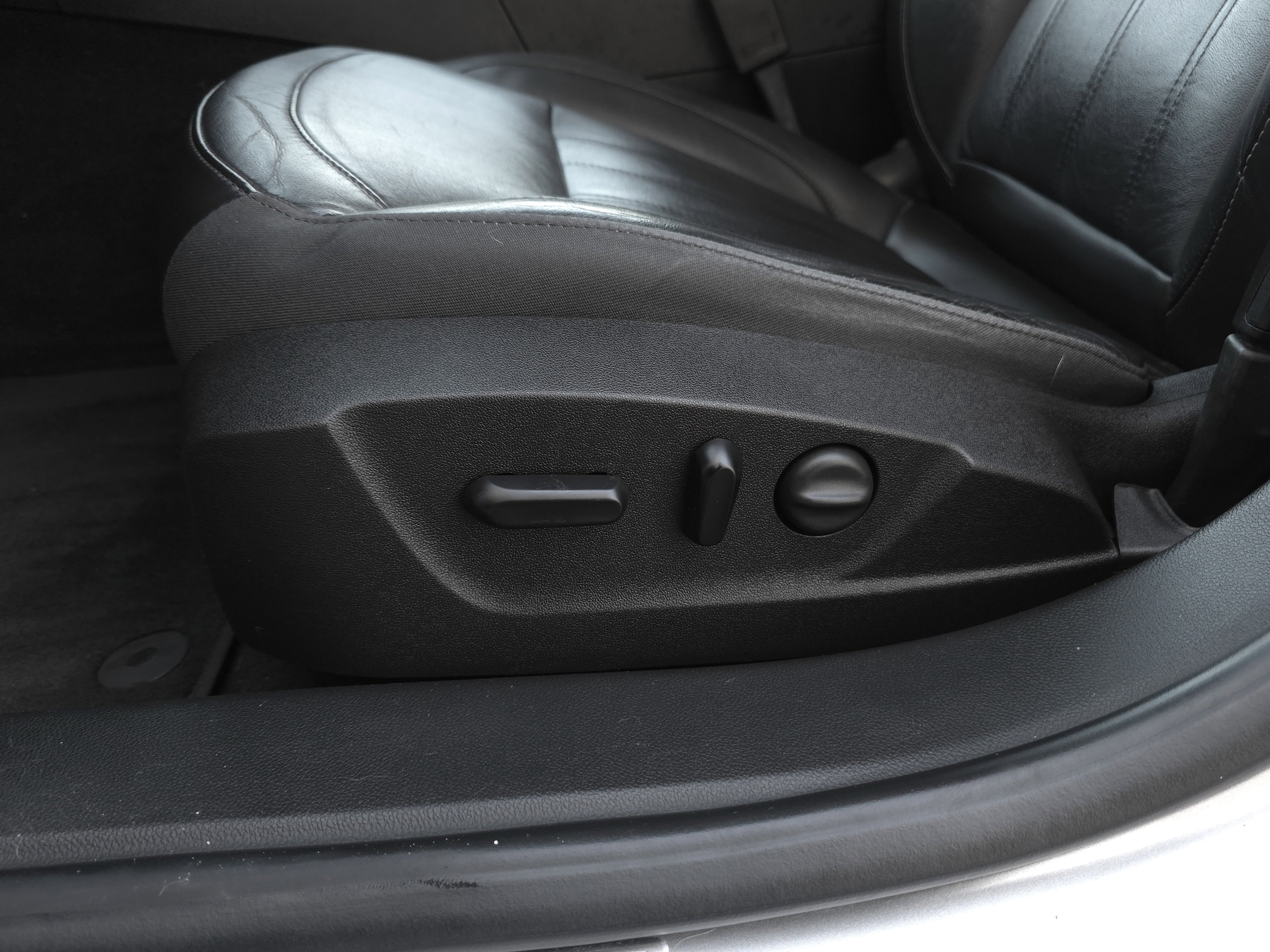 Used 2017 Buick Regal Sport Touring image 11