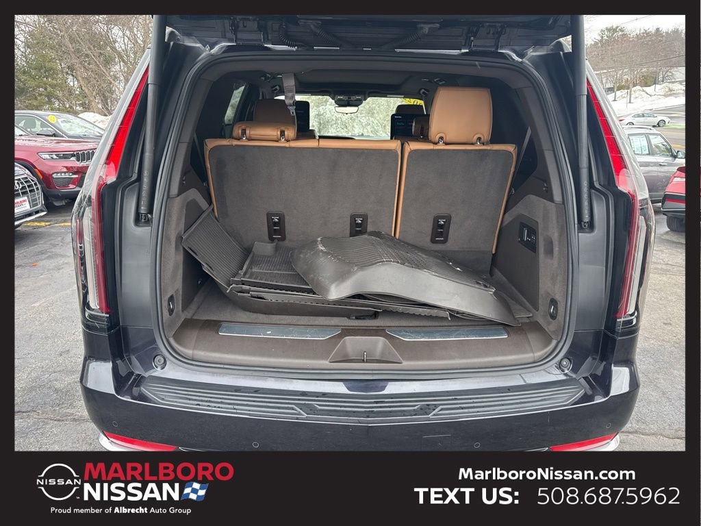 Used 2022 Cadillac Escalade Premium Luxury w/ Performance Package image 13