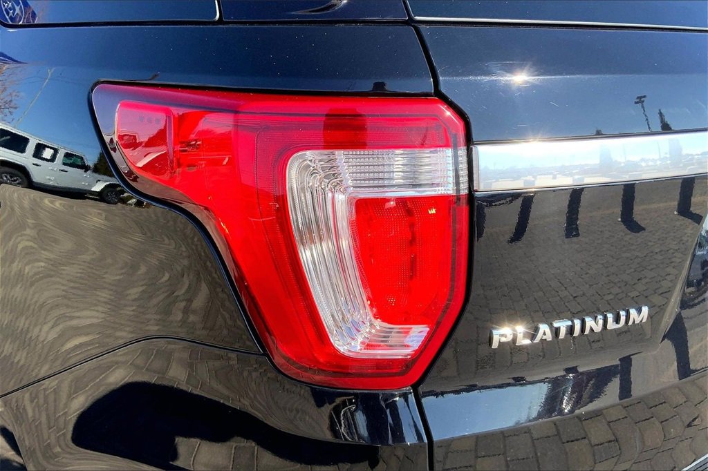 Used 2018 Ford Explorer Platinum image 22