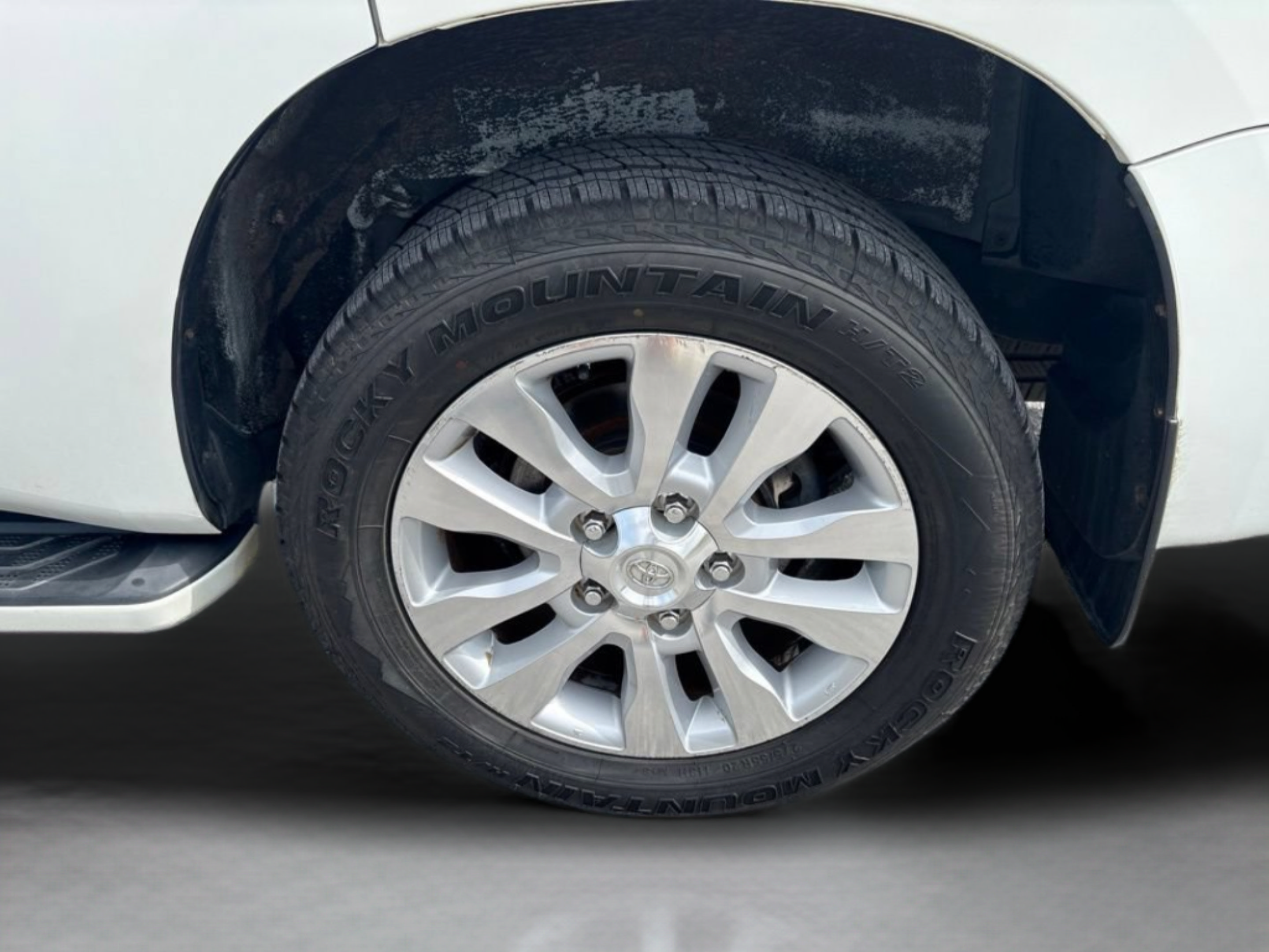 Used 2016 Toyota Sequoia Platinum RWD image 44