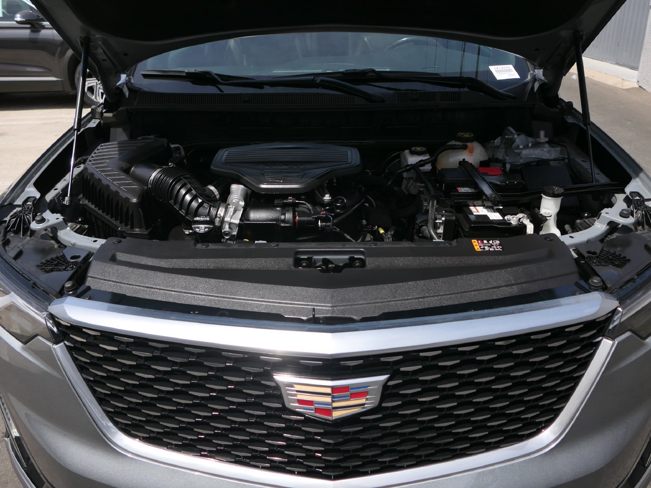 Used 2023 Cadillac XT6 Premium Luxury FWD image 28