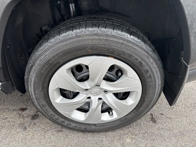 Used 2023 Toyota RAV4 LE image 20