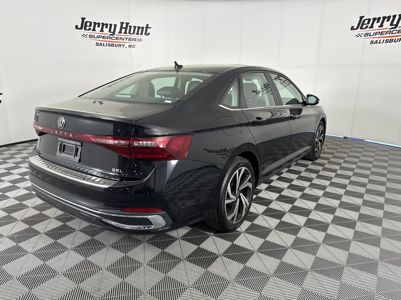 Used 2025 Volkswagen Jetta SEL image 10