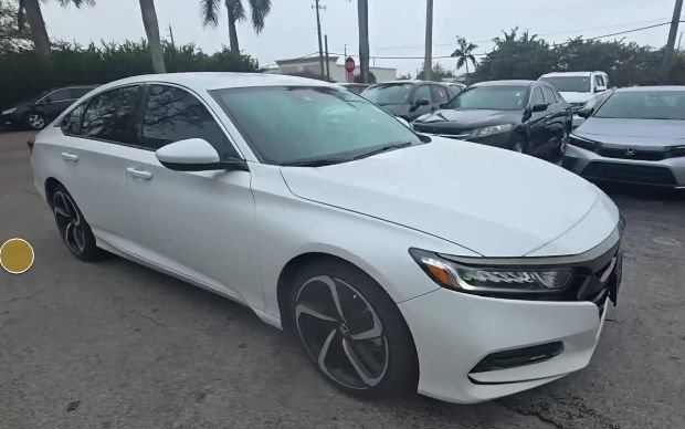 Used 2019 Honda Accord Sport image 2