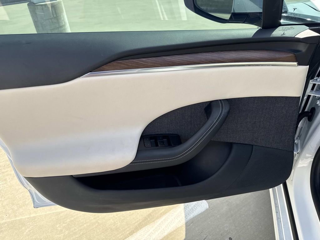 Used 2021 Tesla Model S Plaid image 16