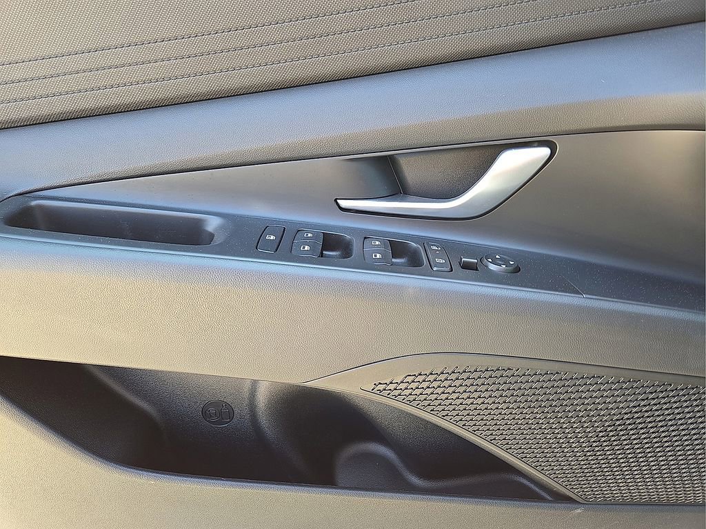 Used 2024 Hyundai Elantra SEL image 19