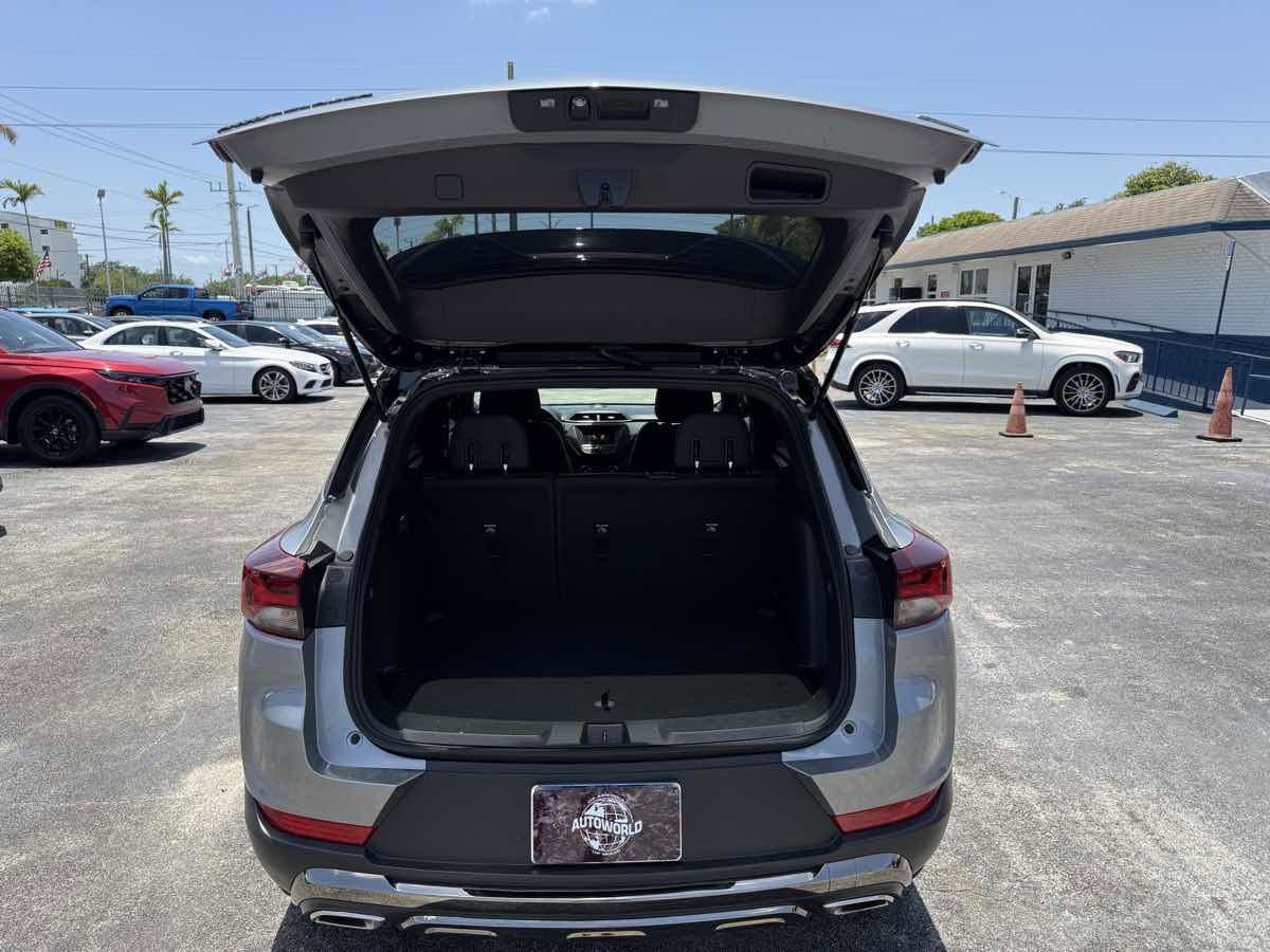 Used 2023 Chevrolet TrailBlazer RS image 47