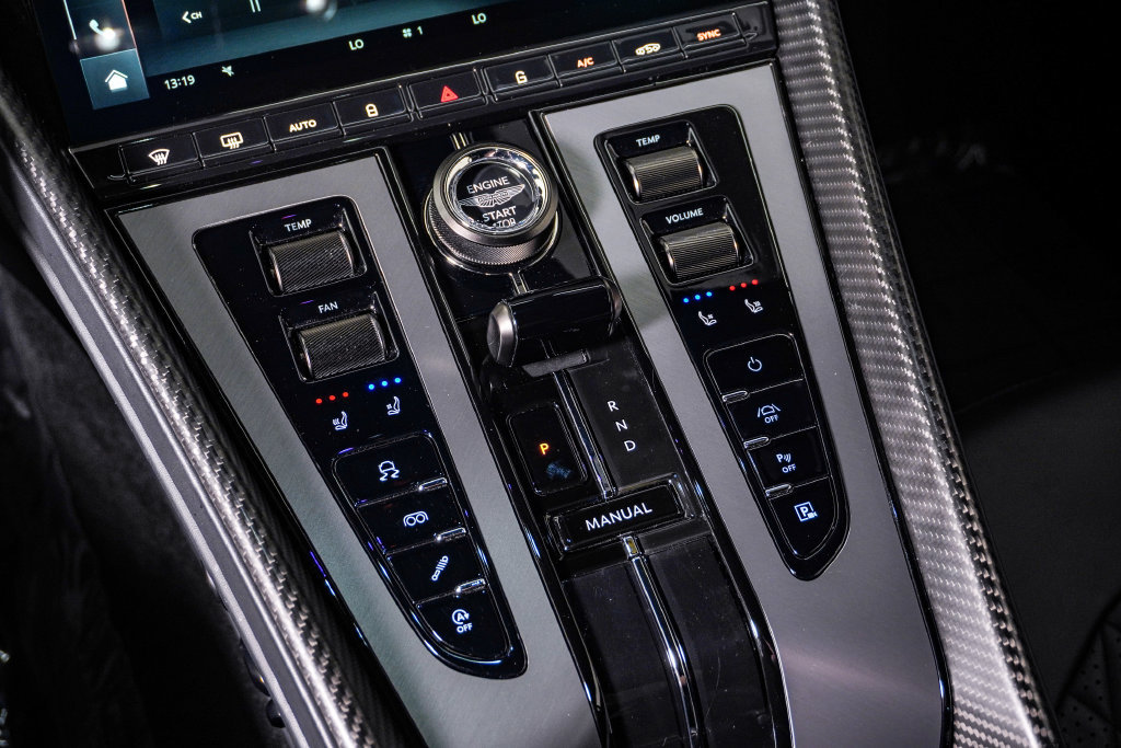 Used 2024 Aston Martin DB12 Coupe RWD image 30