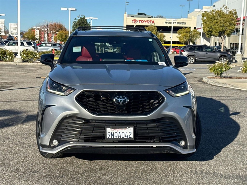 Used 2021 Toyota Highlander XSE image 2