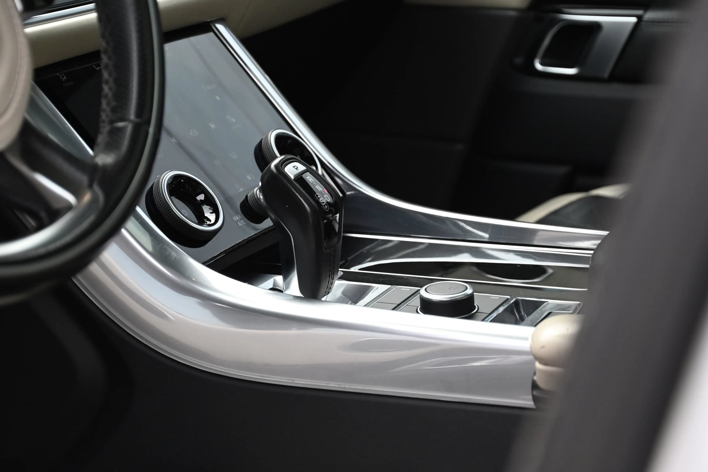 Used 2019 Land Rover Range Rover Sport HSE Dynamic AWD/4WD image 14