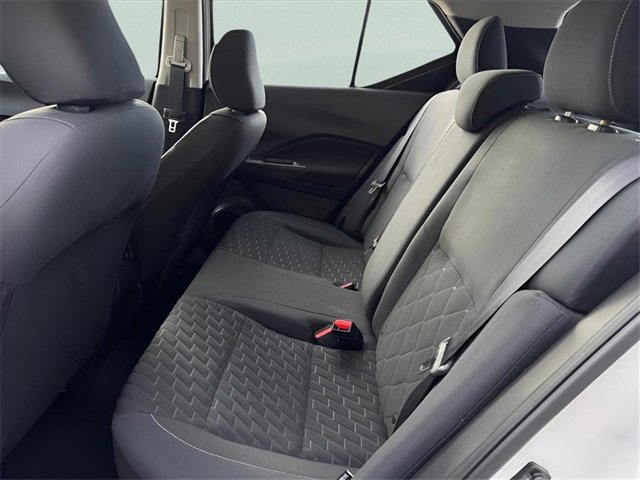 Used 2021 Nissan Kicks SV image 11